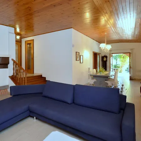 Vila Sabrina *
